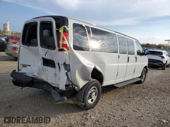 2019 Chevrolet Express Passenger LS с VIN 1GAZGNFG1K1363143, выставлен на аукционе Copart как лот 77474874 с пробегом 159 025 миль миль и Списание • Salvage title. История ставок и продаж доступна на DreamBid. Изображение 3.