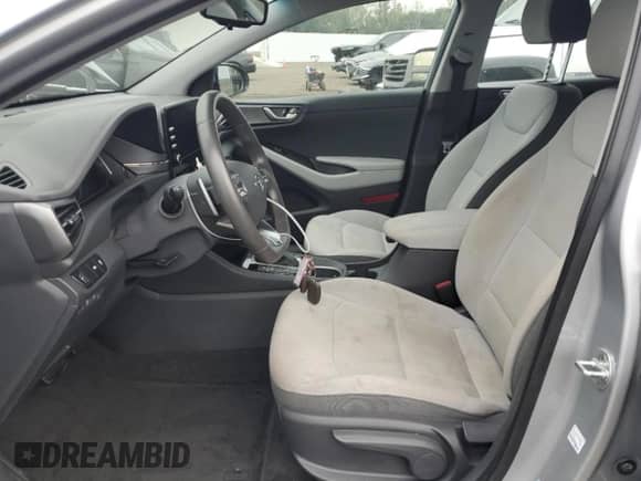 2022 Hyundai Ioniq SE с VIN KMHC65LD8NU277238, выставлен на аукционе Copart как лот 82088605 с пробегом 29 542 миль миль и Списание • Salvage title. История ставок и продаж доступна на DreamBid. Изображение 7.