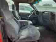 2000 Chevrolet S-10 с VIN 1GCCS1440YK132024, выставлен на аукционе Copart как лот 84399115 с пробегом 141 658 миль миль и Списание • Salvage title. История ставок и продаж доступна на DreamBid. Изображение 10.