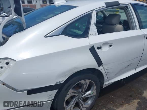 2019 Honda Accord EX-L с VIN 1HGCV1F54KA061955, выставлен на аукционе IAAI как лот 42645212 с пробегом 64 486 миль миль и . История ставок и продаж доступна на DreamBid. Изображение 17.