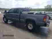 2002 Chevrolet Silverado 1500HD LT z VIN 1GCGC13U22F224865, wystawiony jako Copart lot #55067025 z przebiegiem 377 747 mil mil oraz Szkoda całkowita • Salvage title. Historia ofert i sprzedaży dostępna na DreamBid. Obrazek 2.