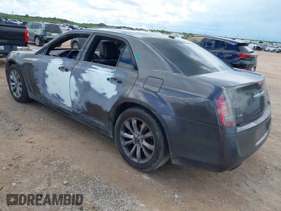 2014 Chrysler 300 S with VIN 2C3CCAGG4EH384420, listed as a IAAI auction lot 42470746 with 115,641 mi miles and . Bid and sale history available at DreamBid. Image 3.