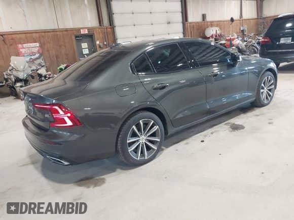 2022 Volvo S60 Momentum с VIN 7JRL12TZ1NG192240, выставлен на аукционе IAAI как лот 42144039 с пробегом 53 058 миль миль и . История ставок и продаж доступна на DreamBid. Изображение 4.