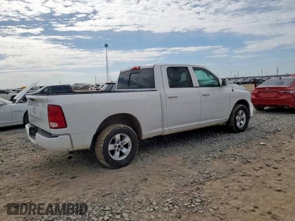 2020 Ram 1500 SLT z VIN 1C6RR7TT6LS117870, wystawiony jako Copart lot #66863875 z przebiegiem 156 919 mil mil oraz Czysty tytuł • Clean title. Historia ofert i sprzedaży dostępna na DreamBid. Obrazek 3.