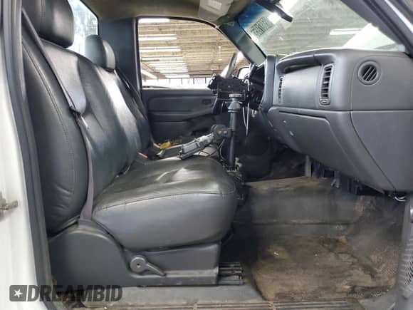 2005 Chevrolet Silverado 1500 Work Truck с VIN 1GCEC14X95Z233615, выставлен на аукционе Copart как лот 85887185 с пробегом 201 098 миль миль и Чистый • Clean title. История ставок и продаж доступна на DreamBid. Изображение 10.