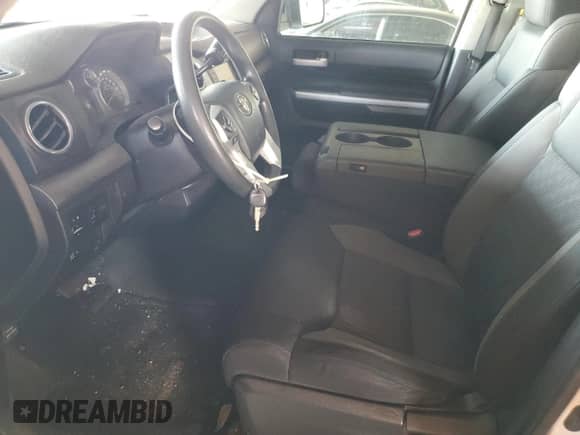 2016 Toyota Tundra SR5 z VIN 5TFUW5F19GX520177, wystawiony jako Copart lot #84470525 z przebiegiem 131 081 mil mil oraz Szkoda całkowita • Salvage title. Historia ofert i sprzedaży dostępna na DreamBid. Obrazek 7.