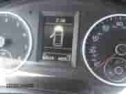 2017 Volkswagen Tiguan Wolfsburg Edition z VIN WVGRV7AX8HK019775, wystawiony jako IAAI lot #42571018 z przebiegiem 74 524 mil mil oraz . Historia ofert i sprzedaży dostępna na DreamBid. Obrazek 7.