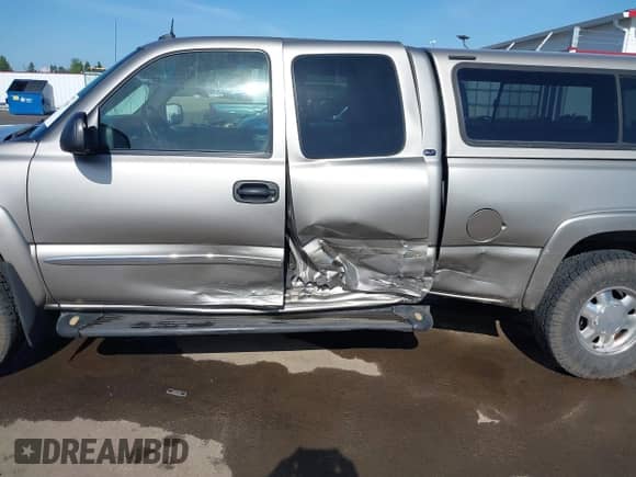 2003 GMC Sierra 1500 SLE с VIN 1GTEK19T13Z200291, выставлен на аукционе IAAI как лот 42392150 с пробегом 216 914 миль миль и . История ставок и продаж доступна на DreamBid. Изображение 6.