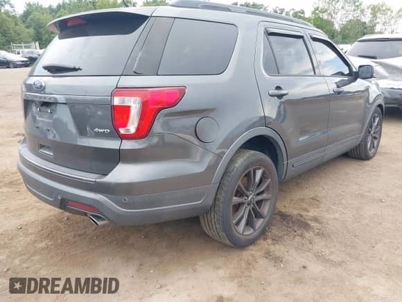 2018 Ford Explorer XLT с VIN 1FM5K8D85JGB38118, выставлен на аукционе IAAI как лот 42985061 с пробегом 65 608 миль миль и . История ставок и продаж доступна на DreamBid. Изображение 4.