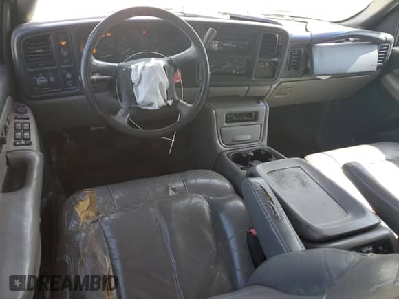 2002 Chevrolet Tahoe LS с VIN 1GNEC13ZX2R266452, выставлен на аукционе Copart как лот 64647615 с пробегом 339 078 миль миль и Списание • Salvage title. История ставок и продаж доступна на DreamBid. Изображение 8.