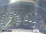 1999 Saturn SL z VIN 1G8ZK5272XZ225139, wystawiony jako IAAI lot #42662628 z przebiegiem 223 692 mil mil oraz . Historia ofert i sprzedaży dostępna na DreamBid. Obrazek 7.