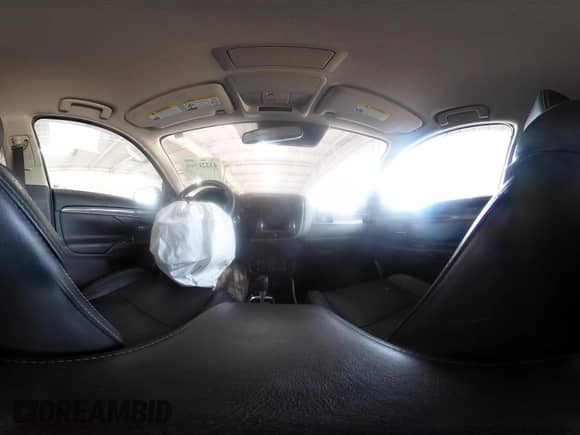 2020 Mitsubishi Outlander SE z VIN JA4AD3A3XLZ004568, wystawiony jako IAAI lot #43226960 z przebiegiem 133 629 mil mil oraz . Historia ofert i sprzedaży dostępna na DreamBid. Obrazek 19.