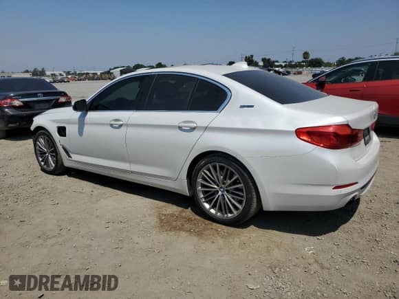 2019 BMW 5 Series 530e z VIN WBAJA9C59KB254078, wystawiony jako Copart lot #68543295 z przebiegiem 63 062 mil mil oraz Szkoda całkowita • Salvage title. Historia ofert i sprzedaży dostępna na DreamBid. Obrazek 2.