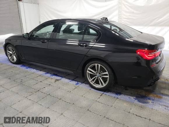 2019 BMW 7 Series 740i xDrive with VIN WBA7E4C50KGV28739, listed as a Copart auction lot 69882784 with 24,695 mi miles and Clean title. Bid and sale history available at DreamBid. Image 2.