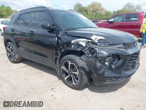 2021 Chevrolet TrailBlazer RS z VIN KL79MUSL1MB137577, wystawiony jako IAAI lot #42180188 z przebiegiem 71 343 mil mil oraz . Historia ofert i sprzedaży dostępna na DreamBid. Obrazek 1.