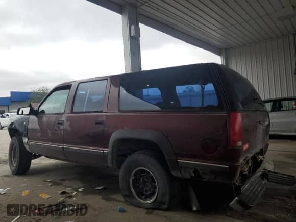 1999 Chevrolet Suburban с VIN 1GNGK26R2XJ509531, выставлен на аукционе Copart как лот 66540885 с пробегом 210 129 миль миль и Списание • Salvage title. История ставок и продаж доступна на DreamBid. Изображение 2.