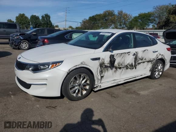 2018 Kia Optima LX with VIN 5XXGT4L39JG263302, listed as a Copart auction lot 84482455 with 35,596 mi miles and Salvage title. Bid and sale history available at DreamBid. Image 1.