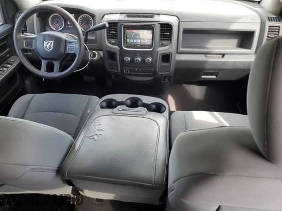 2013 Ram 1500 Express z VIN 1C6RR6FT4DS518390, wystawiony jako Copart lot #82342715 z przebiegiem 187 205 mil mil oraz Czysty tytuł • Clean title. Historia ofert i sprzedaży dostępna na DreamBid. Obrazek 8.