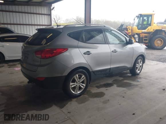 2011 Hyundai Tucson Limited с VIN KM8JUCAC0BU248887, выставлен на аукционе IAAI как лот 42025803 с пробегом 123 699 миль миль и . История ставок и продаж доступна на DreamBid. Изображение 4.