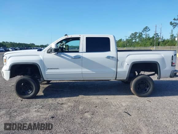 2014 GMC Sierra 1500 SLE с VIN 3GTU1UEC5EG323620, выставлен на аукционе IAAI как лот 42758562 с пробегом Не указан миль и . История ставок и продаж доступна на DreamBid. Изображение 13.