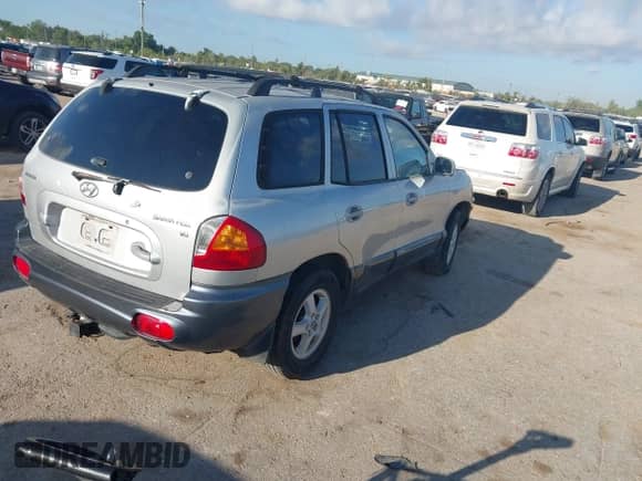 2003 Hyundai Santa Fe GLS с VIN KM8SC13DX3U394913, выставлен на аукционе IAAI как лот 43264638 с пробегом Не указан миль и . История ставок и продаж доступна на DreamBid. Изображение 4.
