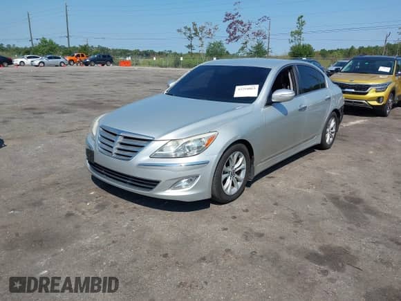 2013 Hyundai Genesis 3.8L with VIN KMHGC4DD0DU254733, listed as a IAAI auction lot 43254803 with 130,180 mi miles and . Bid and sale history available at DreamBid. Image 18.