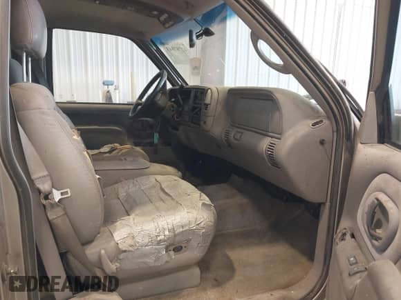 1999 Chevrolet Suburban с VIN 3GNFK16R1XG121133, выставлен на аукционе IAAI как лот 42787543 с пробегом 328 924 миль миль и . История ставок и продаж доступна на DreamBid. Изображение 5.