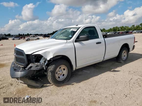 2022 Ram 1500 Tradesman z VIN 3C6JR6DGXNG238369, wystawiony jako Copart lot #68370815 z przebiegiem 56 680 mil mil oraz Szkoda całkowita • Salvage title. Historia ofert i sprzedaży dostępna na DreamBid. Obrazek 1.