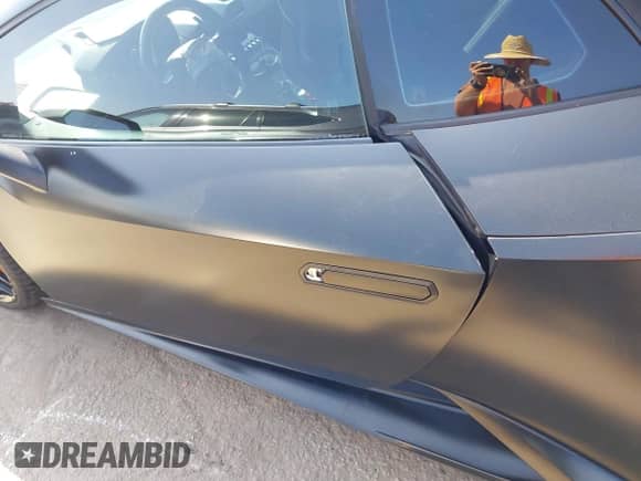 2015 Lamborghini Huracan с VIN ZHWUC1ZF7FLA00780, выставлен на аукционе IAAI как лот 43526946 с пробегом 21 162 миль миль и . История ставок и продаж доступна на DreamBid. Изображение 19.