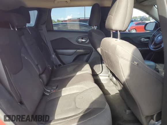 2016 Jeep Cherokee Latitude with VIN 1C4PJMCB3GW117577, listed as a Copart auction lot 70693805 with 114,675 mi miles and Clean title. Bid and sale history available at DreamBid. Image 10.