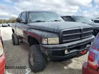 1998 Dodge 1500 с VIN 3B7HF13Y8WG215512, выставлен на аукционе Copart как лот 76803314 с пробегом Не указан миль и Списание • Salvage title. История ставок и продаж доступна на DreamBid. Изображение 4.