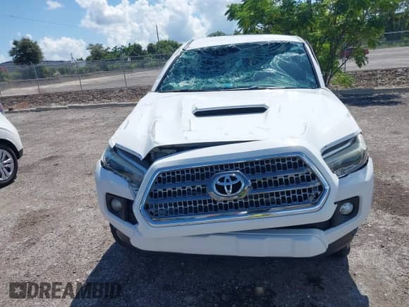 2017 Toyota Tacoma SR5 с VIN 5TFCZ5ANXHX082879, выставлен на аукционе IAAI как лот 42868022 с пробегом 114 120 миль миль и . История ставок и продаж доступна на DreamBid. Изображение 12.