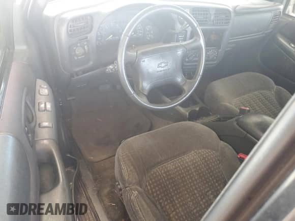 1998 Chevrolet S-10 LS with VIN 1GCCT19W2W8103853, listed as a Copart auction lot 43801065 with 181,930 mi miles and Salvage title. Bid and sale history available at DreamBid. Image 8.