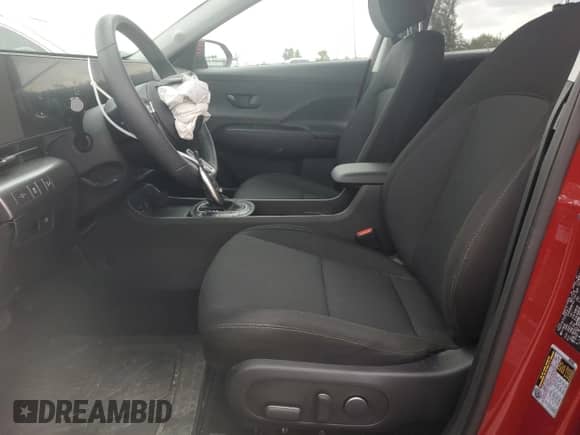 2024 Hyundai Kona SEL с VIN KM8HB3AB2RU181974, выставлен на аукционе Copart как лот 76084734 с пробегом 4 661 миль миль и На запчасти • Non repairable. История ставок и продаж доступна на DreamBid. Изображение 7.