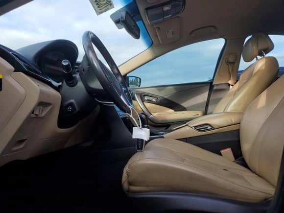 2016 Hyundai Azera с VIN KMHFG4JG2GA505529, выставлен на аукционе Copart как лот 78382154 с пробегом 113 949 миль миль и Чистый • Clean title. История ставок и продаж доступна на DreamBid. Изображение 7.