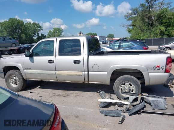 2004 Chevrolet Silverado 2500 LS с VIN 1GCGK23U64F178582, выставлен на аукционе IAAI как лот 42740464 с пробегом Не указан миль и . История ставок и продаж доступна на DreamBid. Изображение 14.