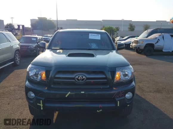 2010 Toyota Tacoma PreRunner with VIN 3TMJU4GN0AM092047, listed as a IAAI auction lot 42909450 with 180,192 mi miles and . Bid and sale history available at DreamBid. Image 13.