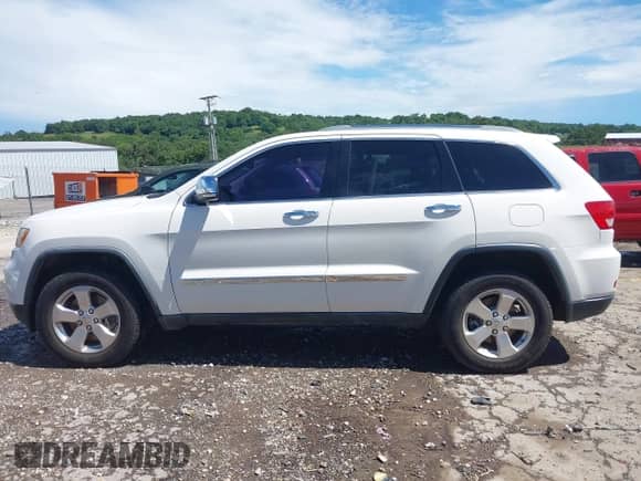 2011 Jeep Grand Cherokee Limited with VIN 1J4RR5GT1BC714774, listed as a IAAI auction lot 42651419 with 142,050 mi miles and . Bid and sale history available at DreamBid. Image 14.