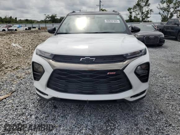 2021 Chevrolet TrailBlazer RS z VIN KL79MTSL7MB065715, wystawiony jako Copart lot #80832365 z przebiegiem 93 017 mil mil oraz Szkoda całkowita • Salvage title. Historia ofert i sprzedaży dostępna na DreamBid. Obrazek 5.