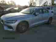 2022 Volvo S60 Inscription с VIN 7JRL12TL9NG177481, выставлен на аукционе Copart как лот 77250264 с пробегом Не указан миль и На запчасти • Non repairable. История ставок и продаж доступна на DreamBid. Изображение 1.