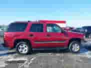 2005 Chevrolet Tahoe Z71 z VIN 1GNEC13T55R155842, wystawiony jako IAAI lot #41321412 z przebiegiem 221 109 mil mil oraz . Historia ofert i sprzedaży dostępna na DreamBid. Obrazek 13.