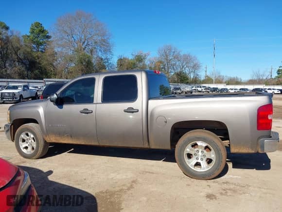 2012 Chevrolet Silverado 1500 LS z VIN 3GCPCREAXCG228826, wystawiony jako IAAI lot #41155616 z przebiegiem 223 683 mil mil oraz . Historia ofert i sprzedaży dostępna na DreamBid. Obrazek 15.