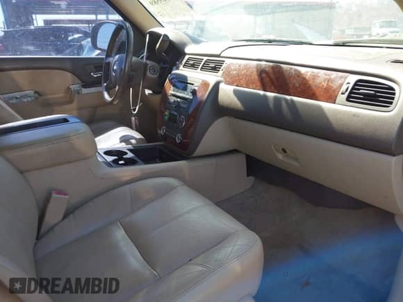 2013 Chevrolet Suburban LT с VIN 1GNSCJE03DR227545, выставлен на аукционе IAAI как лот 41569589 с пробегом 162 821 миль миль и . История ставок и продаж доступна на DreamBid. Изображение 5.