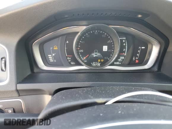 2015 Volvo S60 T5 Drive-E Platinum с VIN YV126MFM5F1335339, выставлен на аукционе Copart как лот 82262385 с пробегом 135 729 миль миль и Списание • Salvage title. История ставок и продаж доступна на DreamBid. Изображение 9.