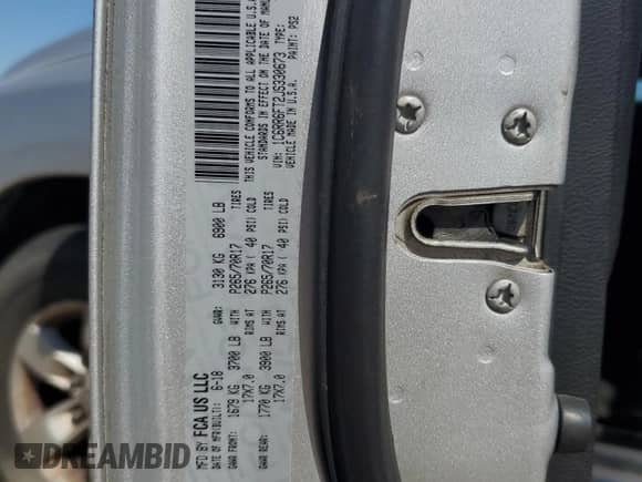 2018 Ram 1500 Tradesman z VIN 1C6RR6FT2JS330673, wystawiony jako Copart lot #84777565 z przebiegiem 106 434 mil mil oraz Szkoda całkowita • Salvage title. Historia ofert i sprzedaży dostępna na DreamBid. Obrazek 12.