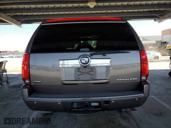 2012 Cadillac Escalade Luxury с VIN 1GYS4BEF1CR121362, выставлен на аукционе Copart как лот 51871345 с пробегом 158 273 миль миль и Чистый • Clean title. История ставок и продаж доступна на DreamBid. Изображение 6.