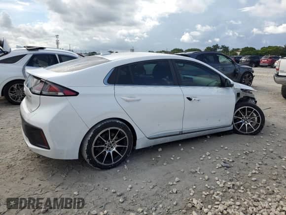 2020 Hyundai Ioniq SEL with VIN KMHC85LC7LU227705, listed as a Copart auction lot 82037735 with 88,538 mi miles and Non repairable. Bid and sale history available at DreamBid. Image 3.