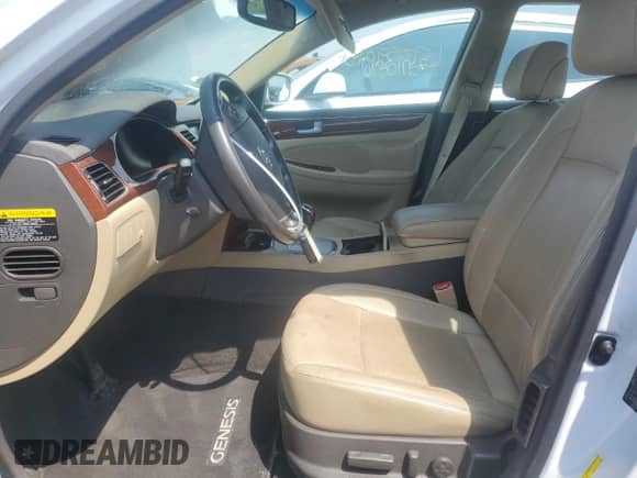 2014 Hyundai Genesis 3.8L с VIN KMHGC4DD0EU259710, выставлен на аукционе Copart как лот 67059015 с пробегом Не указан миль и Списание • Salvage title. История ставок и продаж доступна на DreamBid. Изображение 7.