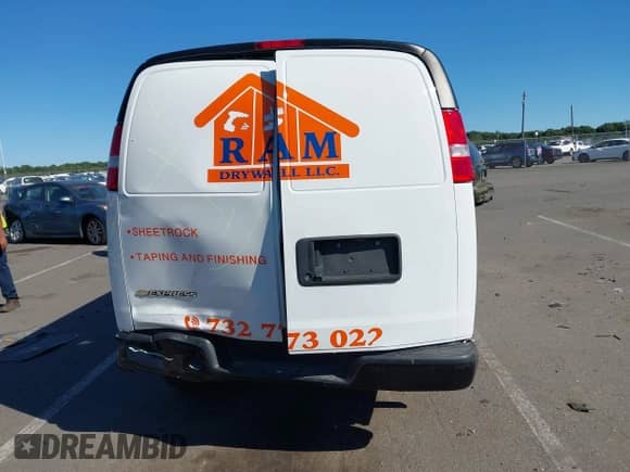 2022 Chevrolet Express Cargo с VIN 1GCWGBFP1N1289543, выставлен на аукционе IAAI как лот 43120367 с пробегом 76 285 миль миль и . История ставок и продаж доступна на DreamBid. Изображение 16.