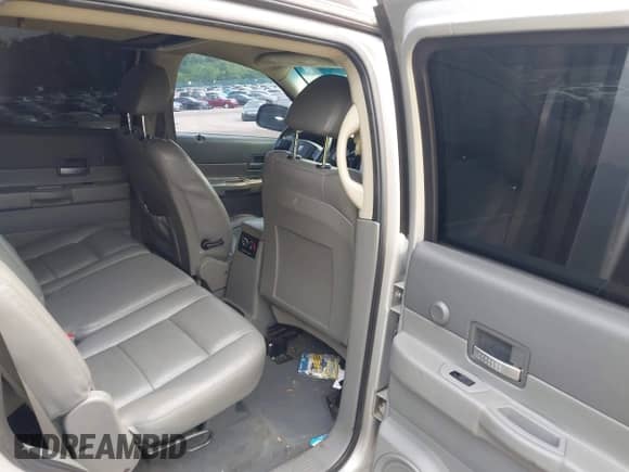 2005 Dodge Durango SLT with VIN 1D4HB48D95F508924, listed as a IAAI auction lot 42890897 with 165,475 mi miles and . Bid and sale history available at DreamBid. Image 8.